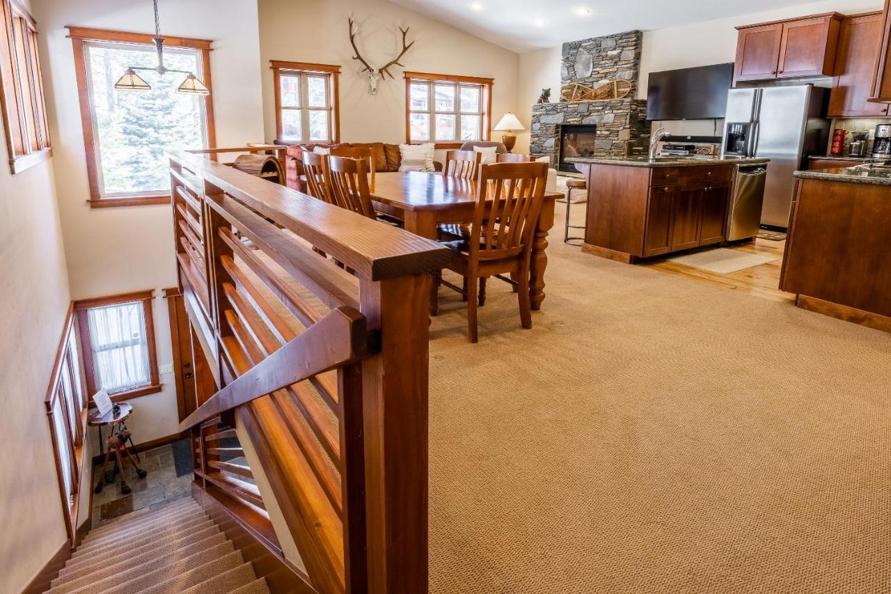 Newly Updated Red Slate 4 Is A 4 Bedrm 3 Full Bathrm Townhome Close To Canyon That Sleeps 10 Mammoth Lakes