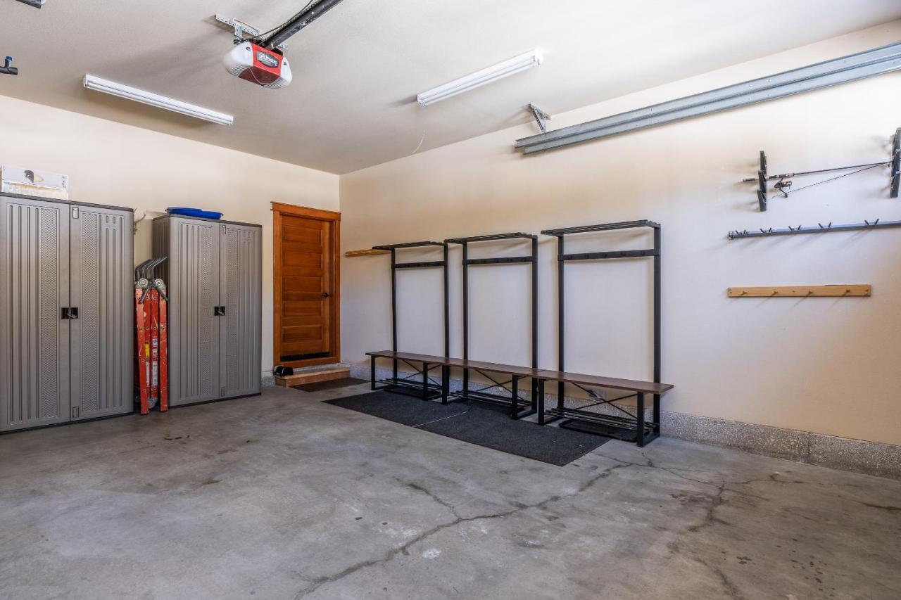 Newly Updated Red Slate 4 Is A 4 Bedrm 3 Full Bathrm Townhome Close To Canyon That Sleeps 10 * Mammoth Lakes